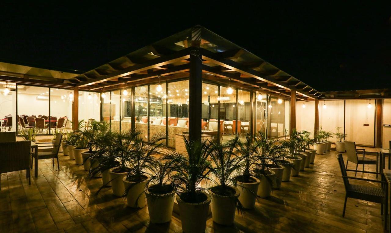 Treebo Blessing Bells Hotel Dehradun Bagian luar foto